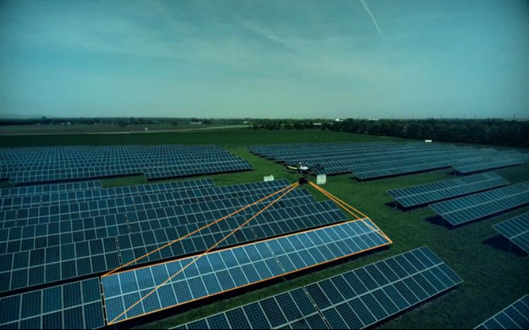 Photovoltaik Kontrolle mit Drohne